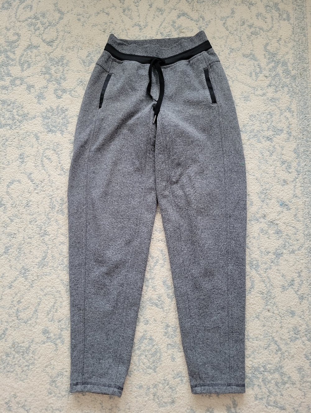 Lululemon Scuba Jogger Pants 30" Size 4